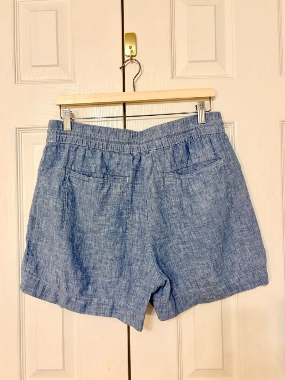 Athleta Linen Shorts Blue Chambray Size 12 EUC - Picture 3 of 7